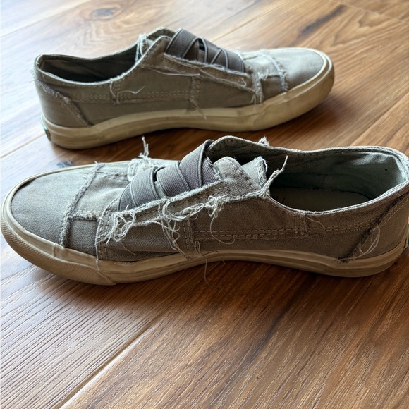 Blowfish Malibu Marley slip on sneaker - Picture 5 of 7